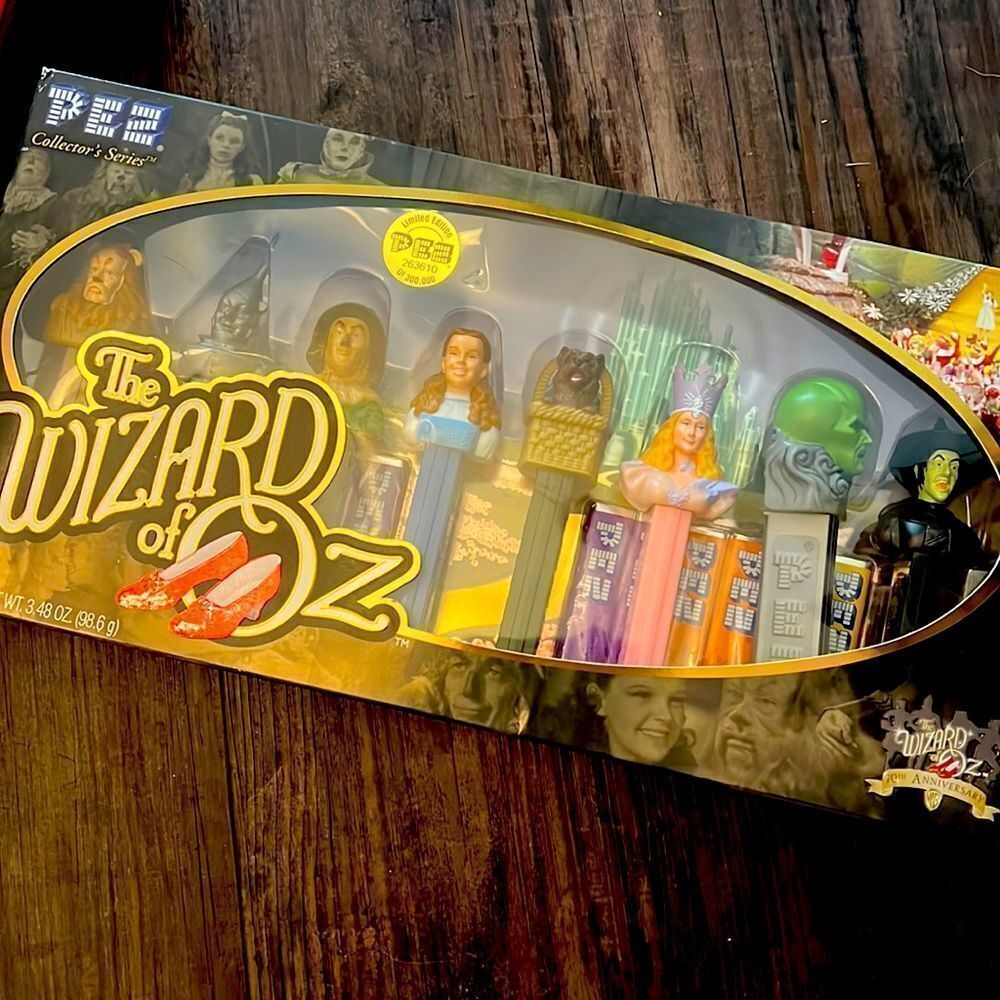 Wizard of Oz movie collector special edition pez dispenser set Dorothy new tin - Picture 2 of 6